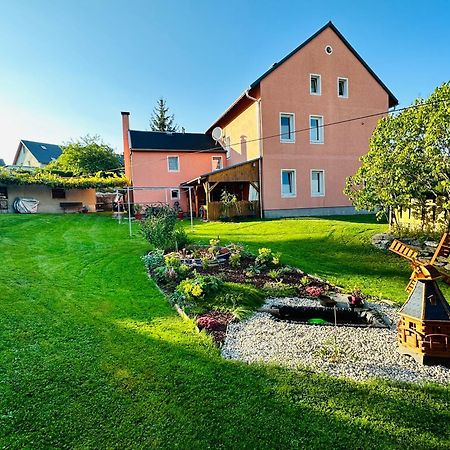 Gemuetliche Wohnung In Gruenhainichen Erzgebirge Grunhainichen Esterno foto